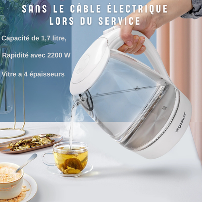 Bouilloire sans câble électrique lors du service