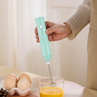Mousseur Lait Silencieux couleur bleu battre oeufs