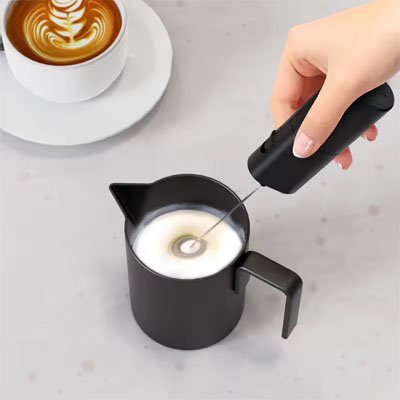 Mousseur lait electrique tasse noir cafe