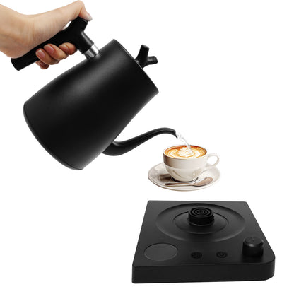 bouilloire noir intelligente verse eau tasse